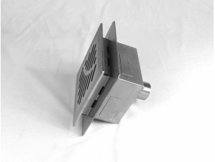 Talni sifon komplet s čelno ploščo debeline 5mm s PERFORIRANIM VZORCEM (AVTOPOVOZNO) in prirobnico za hidroizolacijo 200x200x121mm INOX Ø50mm vertikalno